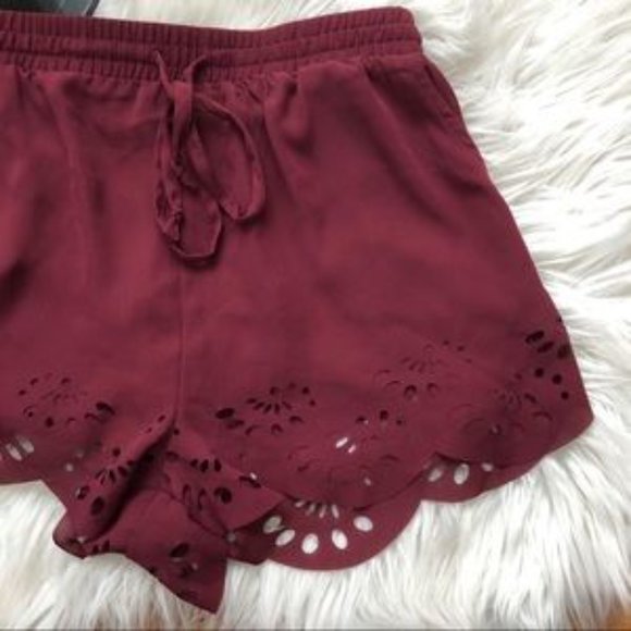Brandy Melville Scalloped Laser Cut Shorts - Picture 2 of 8